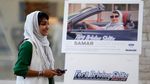 Wajah Bahagia Perempuan Saudi Saat Latihan Menyetir Mobil