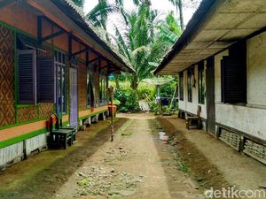 Rumah Tanpa Tembok di Kampung Adat Kuta