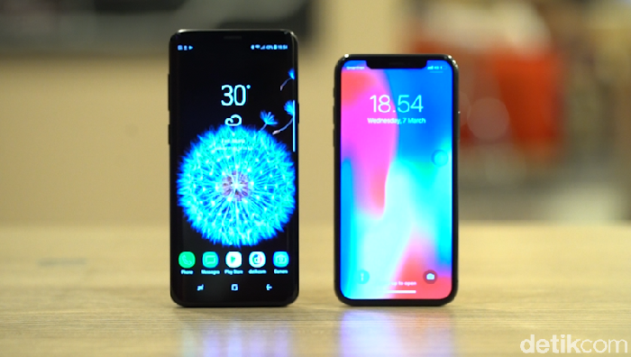 Galaxy S9 dan iPhone X. Foto: Yulius Dimas Wisnu Adi Winarto/detikINET Galaxy S9 dan iPhone X. Foto: Yulius Dimas Wisnu Adi Winarto/detikINET