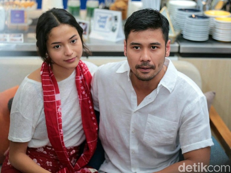 Pertama Jalan, Putri Marino Pilih Ngojek Ketimbang Dijemput Chicco Jerikho Pertama Jalan, Putri Marino Pilih Ngojek Ketimbang Dijemput Chicco Jerikho