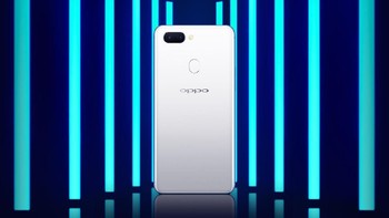 R15 varian putih. Foto: Oppo