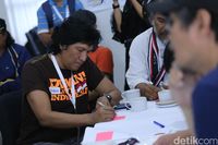 Ikang Fawzi di acara hari musik di Ambon bareng Glenn Fredly Cs.