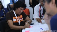 Menurut Ikang Fawzi pun musik itu mempersatukan semuanya, musik juga memberikan kenyaman bagi pendengarnya. Foto: Ikang Fawzi / Hanif Hawari
