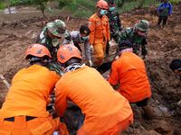 Ibu Rumah Tangga Tertimbun Longsor di Bandung Barat Ditemukan