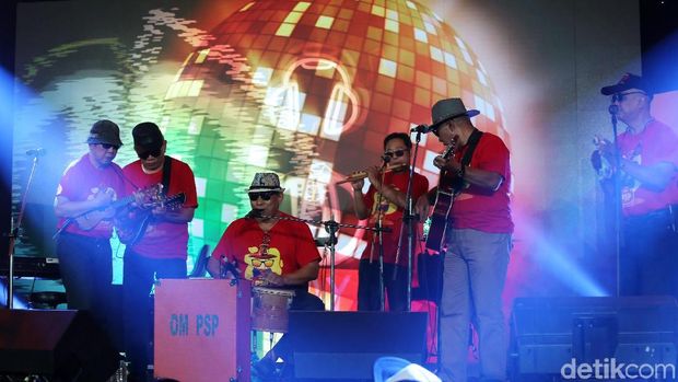 Dangdut-an Bareng Grup OM PSP di Panggung d'HOT Music Day 2018