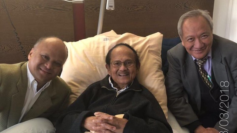 Kondisi Membaik, BJ Habibie Masih Jalani Pemeriksaan di Munchen Kondisi Membaik, BJ Habibie Masih Jalani Pemeriksaan di Munchen