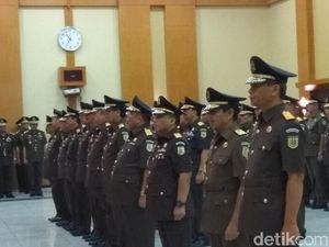 Lantik 12 Kajati, Jaksa Agung: Jangan Rusak Citra Kejaksaan