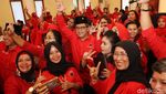 Hasto Beri Pengarahan Kader Perempuan PDIP