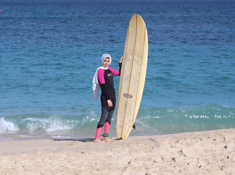 Foto: Fayrouz Gadalla, Hijaber Cantik yang Hobi Olahraga Ekstrem