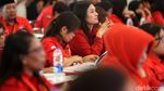 Hasto Beri Pengarahan Kader Perempuan PDIP