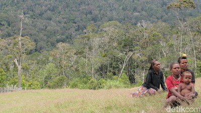 Foto: Kehidupan Suku-suku Papua di Sekitar Tambang Freeport