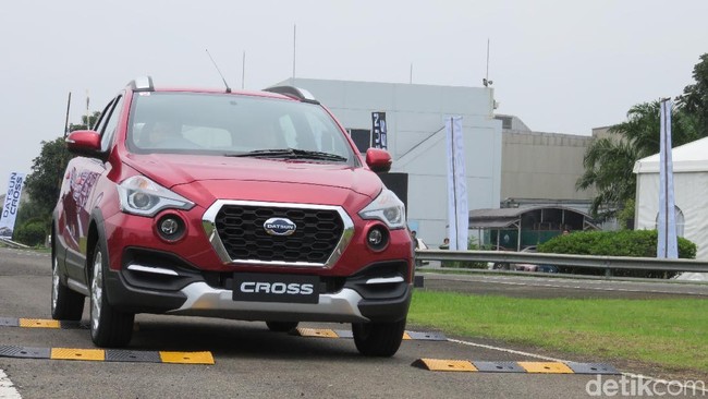Menjajal Datsun Cross, Seperti Apa Plus dan Minusnya?
