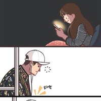 Jatuh cinta membuat kita begitu bahagia bahkan hanya dengan melihat namanya di layar ponsel saat dia menelepon atau mengirim pesan teks. Foto: Dok. Instagram gyung_studio