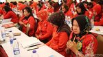 Hasto Beri Pengarahan Kader Perempuan PDIP