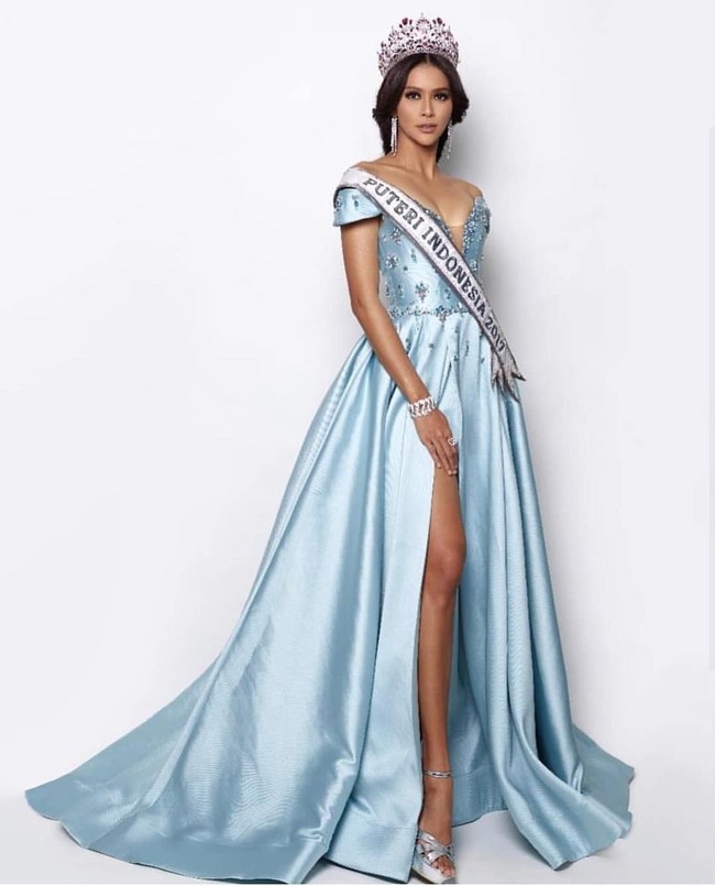 Sebelum menjadi Puteri Indonesia 2017, Bunga Jelitha dikenal sebagai model. Ia sudah menggeluti dunia modeling selama kurang lebih 11 tahun. Foto: Dok. Instagram