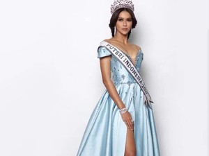 Cantiknya Bunga Jelitha yang Akan Lepas Mahkota Puteri Indonesia Malam Ini