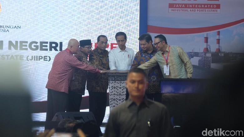 Jokowi Resmikan Kawasan Industri Terintegrasi di Gresik Jokowi Resmikan Kawasan Industri Terintegrasi di Gresik