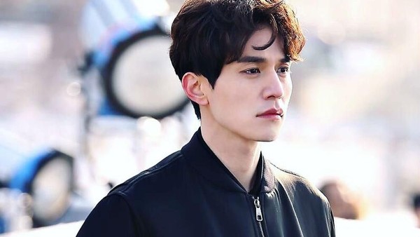 Foto: Gantengnya Lee Dong Wook yang Bikin Suzy Terpikat