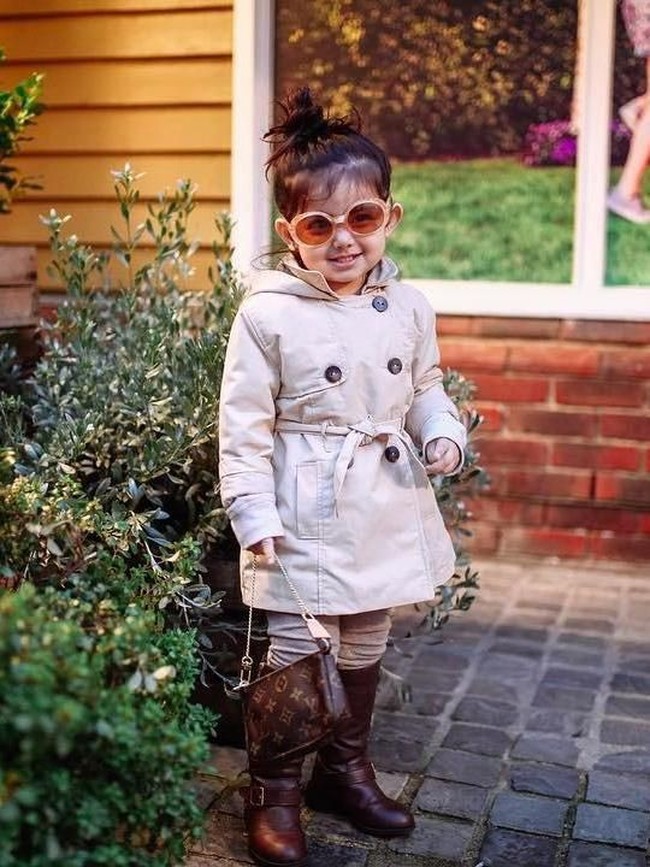 Ini salah satu gaya fashion Aaisyah, sudah cocok jadi fashionista nih? Foto: Instagram