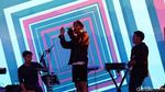 Penampilan Adrian Khalif di dHOT Music Day 2018 yang Bikin Jatuh Hati