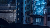 Di antara bangunan unggulan adalah favorit penggemar arsitektur di seluruh dunia, Kisho Kurokawas Nakagin Capsule Tower. 