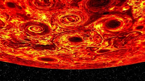 Foto Planet Jupiter Diwarnai Badai Berdiameter Ribuan KM