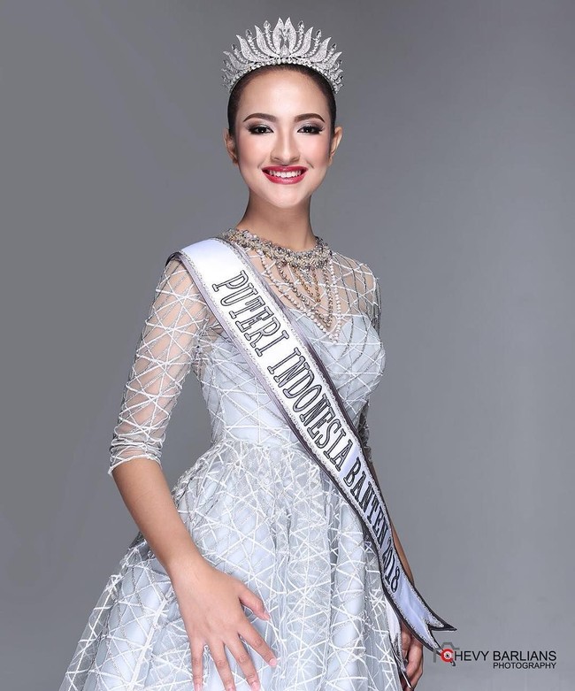 Vania Fitryanti merupakan finalis Puteri Indonesia 2018 lulusan Institut Teknologi Bandung (ITB) jurusan Teknik Kimia. Wanita cantik ini juga pernah ambil bagian dalam Young Leaders for Indonesia Foundation (YLI). Foto: Dok. Instagram