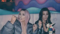Bukan hanya turis biasa, Kawaii Monster Cafe juga sering dikunjungi selebriti dunia. Yang baru-baru ini mampir adalah Kim dan Kourtney Kardashian. Foto: Instagram kawaiimonstercafe