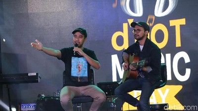 Vidi Aldiano Kirim Cinta di dHOT Music Day 2018
