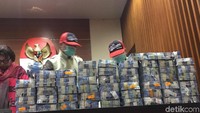 KPK memprediksi uang tersebut akan dibagikan ke warga.