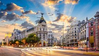 David De Gea berasal dari Madrid, Spanyol. Ibukota negara ini punya banyak tempat wisata yang terkenal seperti Plaza Mayor, Puerta del Sol, Gran Via pusatnya perbelanjaan, Buen Retiro Park berupa taman yang cantik, Royal Palace of Madrid dan masih banyak lagi (Thinkstock)