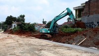 Proyek jalan tol ini dibagi menjadi 3 seksi. Pertama dari Jagorawi ke Raya Bogor, seksi 2 dari Raya Bogor ke Kukusan dan seksi 3 dari Kukusan ke Cinere dengan panjang 14,64 km.