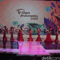 Ajang pemilihan Puteri Indonesia 2018 segera memasuki tahap akhir dengan terpilihnya enam finalis sebagai enam besar ajang kontes kecantikan tersebut. Enam finalis ini sebelumnya adalah mereka yang lolos ke top 11 Puteri Indonesia 2018. Ajang grand final Puteri Indonesia 2018 digelar di Jakarta Convention Center, Jumat (8/3/2018) malam. Foto: Mohammad Abduh/Wolipop