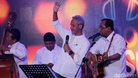 Sepertinya mereka tak mau malam ini cepat usai, karena lagu Bento sukses menjadi kenangan manis malam itu.