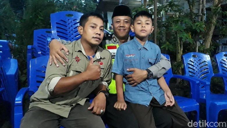 Rayyan yang Dulu Rawat Ibunya Sendirian, Kini Dirawat Dua Keluarga Rayyan yang Dulu Rawat Ibunya Sendirian, Kini Dirawat Dua Keluarga