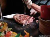 Sambut Paskah dengan Burrito Misto hingga Lamb Steak yang Juicy di Sini