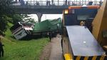 Foto: Ini Bus dan Truk yang Kecelakaan di Tol Cikampek