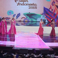 Inilah enam finalis yang berhasil lolos sebagai top 6 Puteri Indonesia 2018. Mereka adalah finalis asal Jawa Tengah, Banten, Daerah Istimewa Yogyakarta, Bangka Belitung dan Kalimantan Barat. Foto: Dok. Instagram