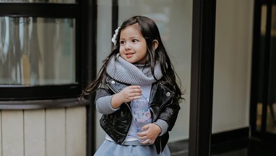 Gemes Banget! Gaya Aaisyah Dhia, Selebgram Cilik dari Malaysia