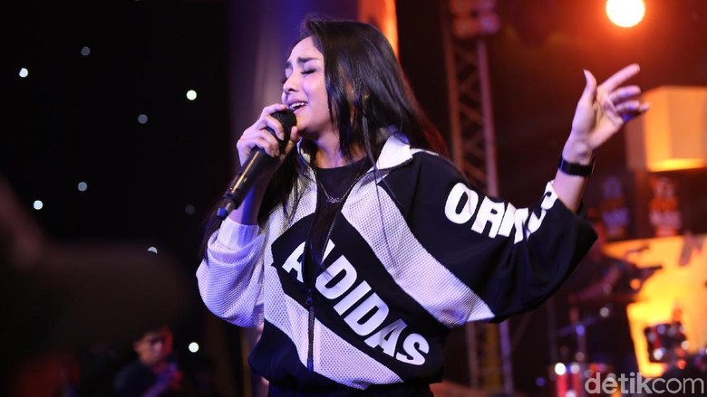 Bernuansa EDM, Volmax Hentak Panggung dHOT Music Day 2018 Bernuansa EDM, Volmax Hentak Panggung dHOT Music Day 2018