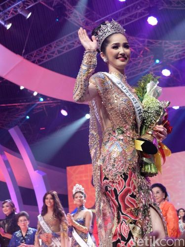 Pemenang Puteri Indonesia 2018 Sonia Fergina dari Provinsi Bangka Belitung.
