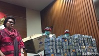 Saat operasi tangkap tangan (OTT) dilakukan, KPK tidak menemukan fisik uang tunai itu. KPK sempat menduga uang sudah dibagikan ke masyarakat.  