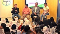 Indonesia tengah menghadapi masalah regenerasi petani yang lambat karena minimnya minat generasi muda di bidang pertanian. Berdasarkan Sensus Pertanian 2013 dari BPS, 61% petani Indonesia berusia di atas 45 tahun. Foto: dok. Menko Perekonomian
