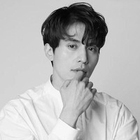 Potret Lee Dong Wook untuk promo fans gathering di Asia, beberapa waktu lalu. Ganteng banget ya? Foto: Instagram