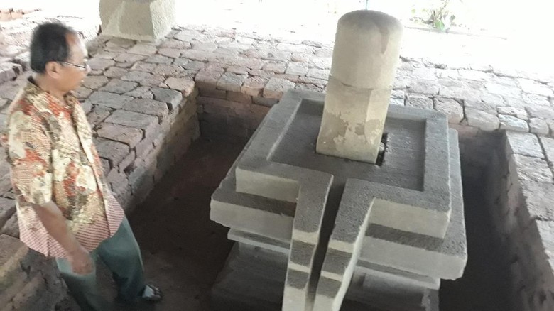 Di Madiun, Ada Candi yang Simpan Lambang Alat Kelamin Di Madiun, Ada Candi yang Simpan Lambang Alat Kelamin