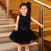 Walaupun belum menginjak usia lima tahun, tapi ia sudah memiliki program reality show sendiri yang diberi judul Little Princess Aaisyah. Foto: Instagram
