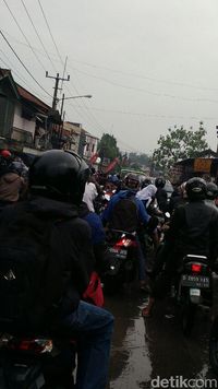 Banjir, Sejumlah Jalan di Kabupaten Bandung Lumpuh