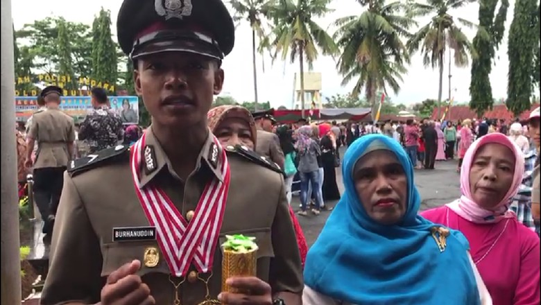 Cerita 2 Anak Petani Masuk Sekolah Polisi Tanpa Pungli