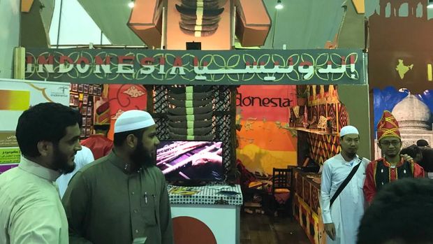 Ini Baru Top! Mahasiswa Indonesia Promosi Wisata di Madinah