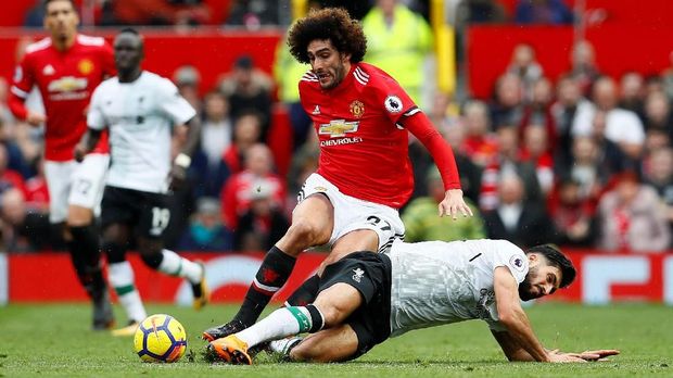  Marouane Fellaini masih mendapat kepercayaan dari Jose Mourinho of Manchester United 